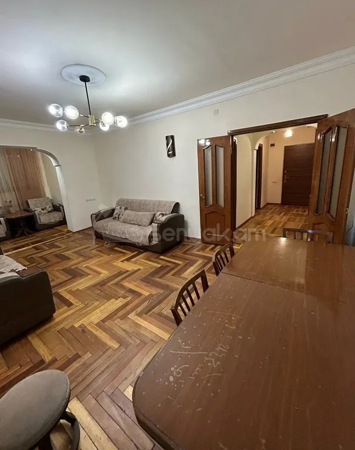 3 Սենյականոց Բնակարան, 80քմ, 1/9 հարկ, Նորմալ Վիճակում