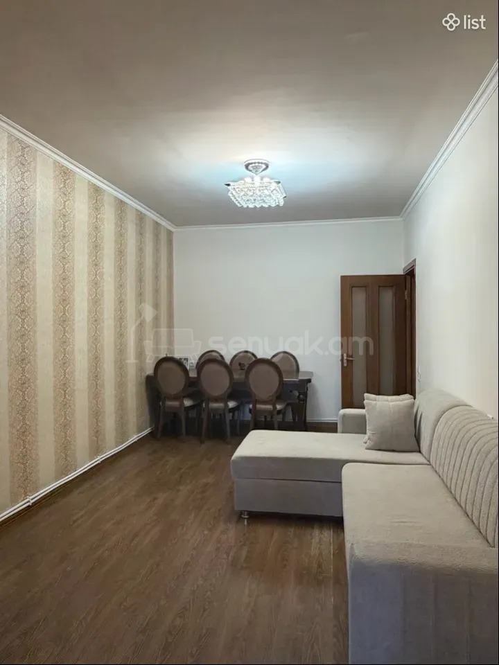 3 Սենյականոց Բնակարան Քարե Շենքում, 108քմ, 5/5 հարկ, Կապիտալ Վերանորոգված