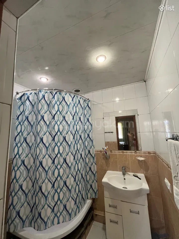 3 Սենյականոց Բնակարան Քարե Շենքում, 108քմ, 5/5 հարկ, Կապիտալ Վերանորոգված