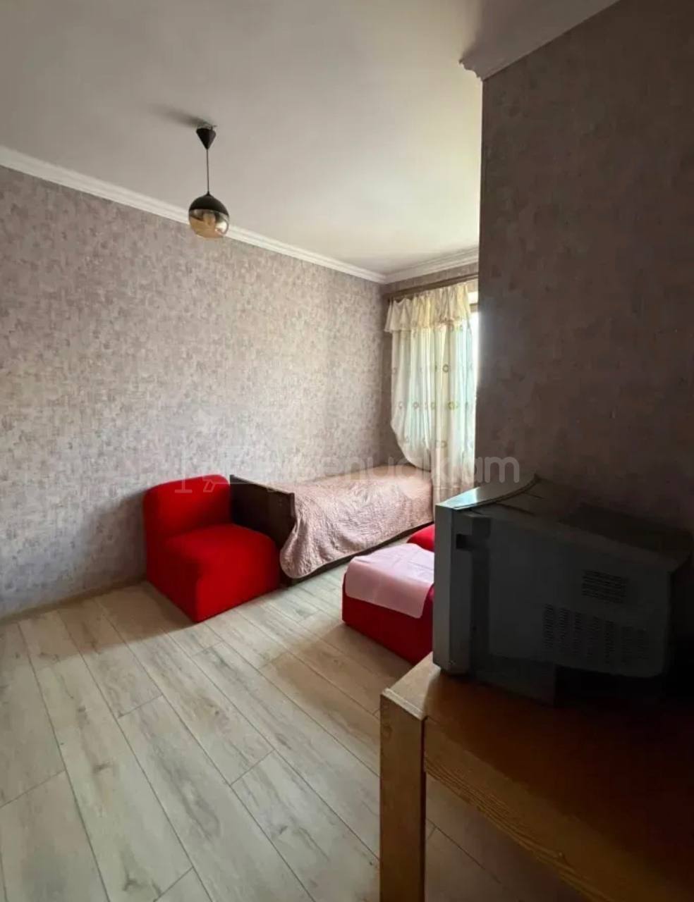 4 Սենյականոց Բնակարան Քարե Շենքում, 78քմ, 5/5 հարկ, Կապիտալ Վերանորոգված