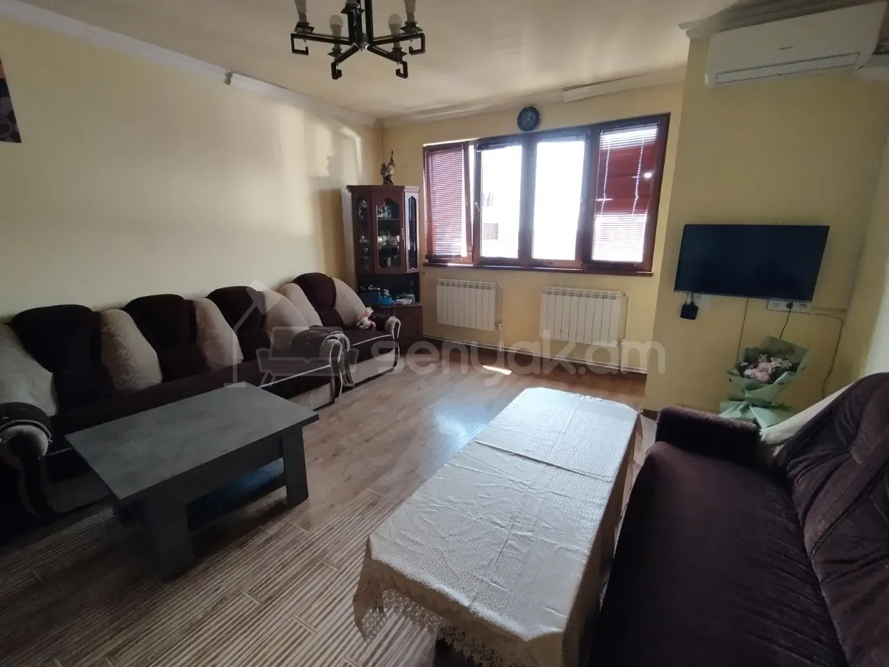 4 Սենյականոց Բնակարան Քարե Շենքում, 100քմ, 5/5 հարկ, Նորմալ Վիճակում