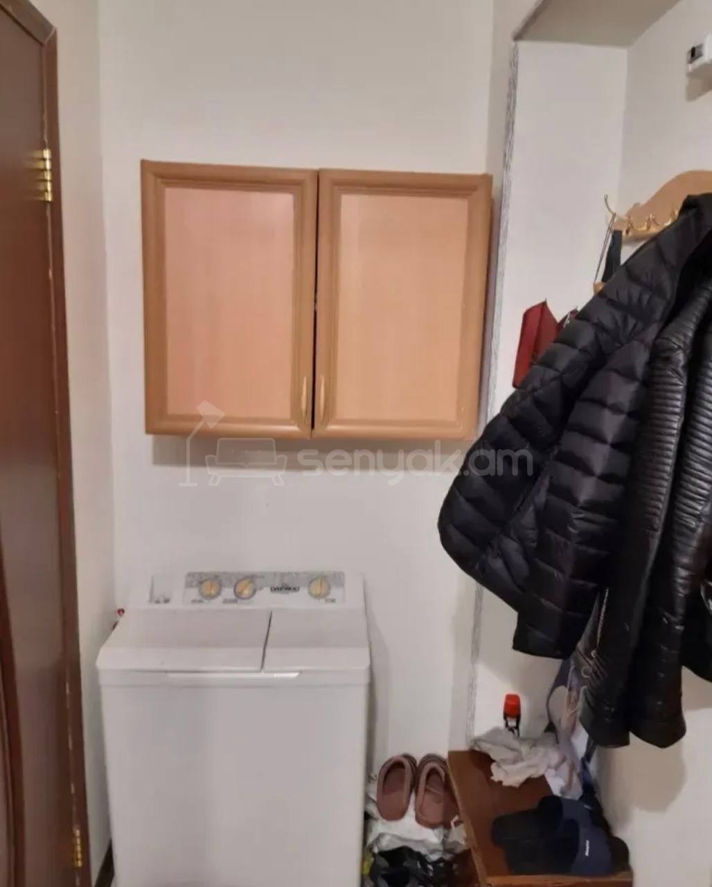 2 Սենյականոց Բնակարան Քարե Շենքում, 32քմ, 5/5 հարկ, Նորմալ Վիճակում
