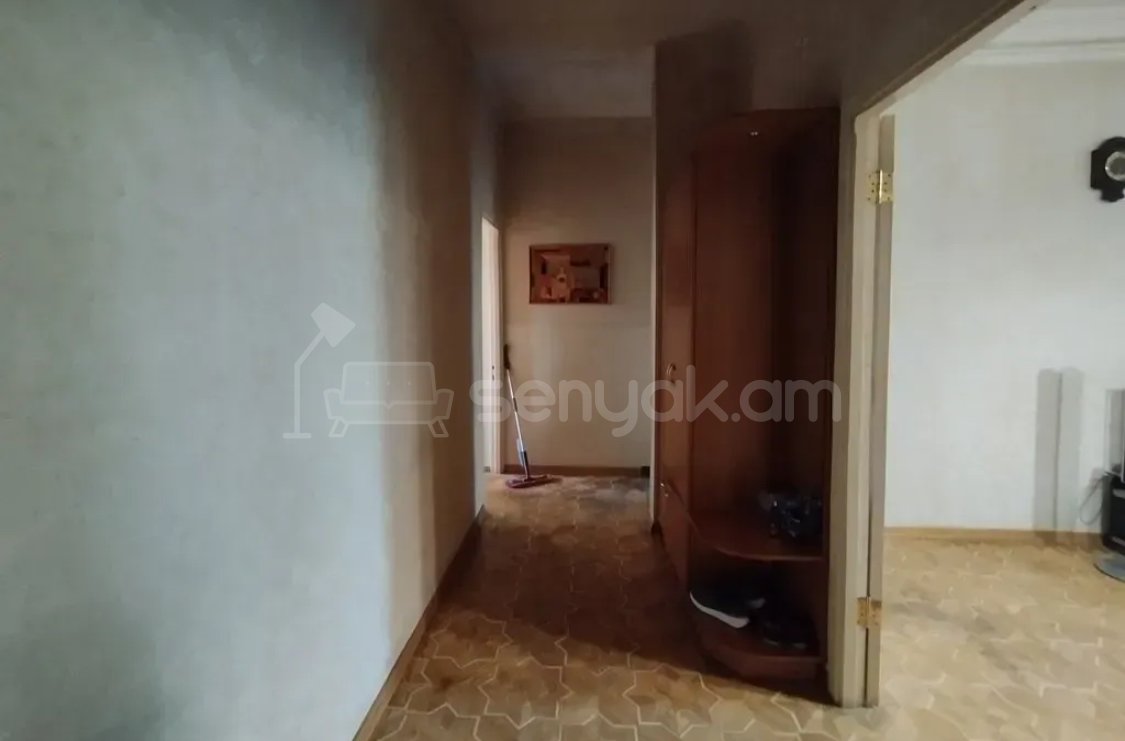 4 Սենյականոց Բնակարան Քարե Շենքում, 126քմ, 3/3 հարկ, Նորմալ Վիճակում