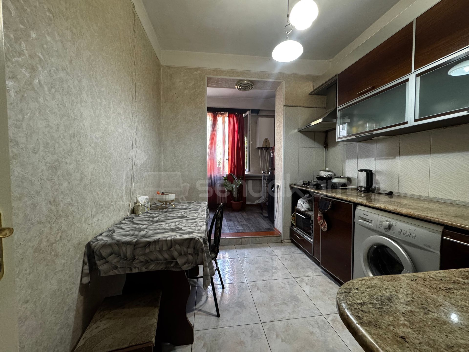 2 Սենյականոց Բնակարան Քարե Շենքում, 63քմ, 2/5 հարկ, Կոսմետիկ Վերանորոգված