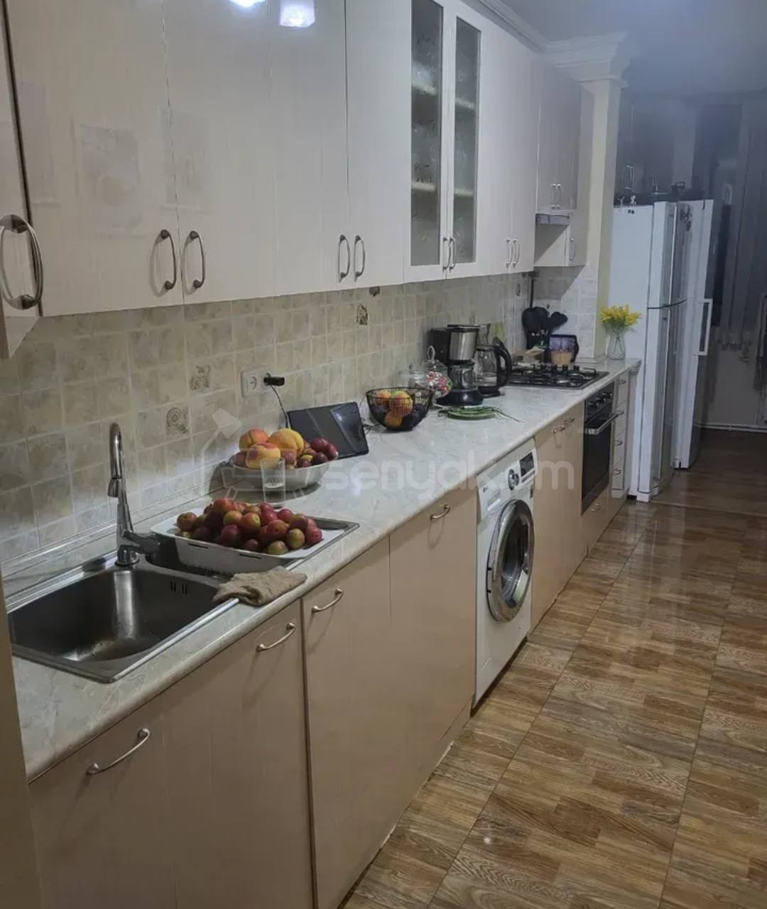 5 Սենյականոց Բնակարան Քարե Շենքում, 120քմ, 2/5 հարկ, Կապիտալ Վերանորոգված