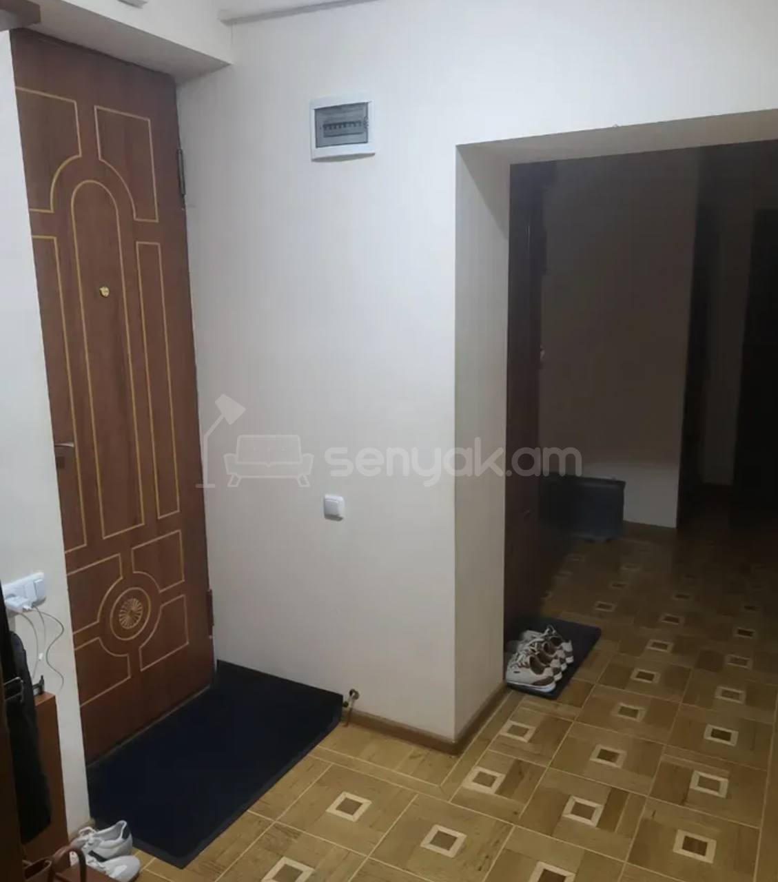 5 Սենյականոց Բնակարան Քարե Շենքում, 120քմ, 2/5 հարկ, Կապիտալ Վերանորոգված