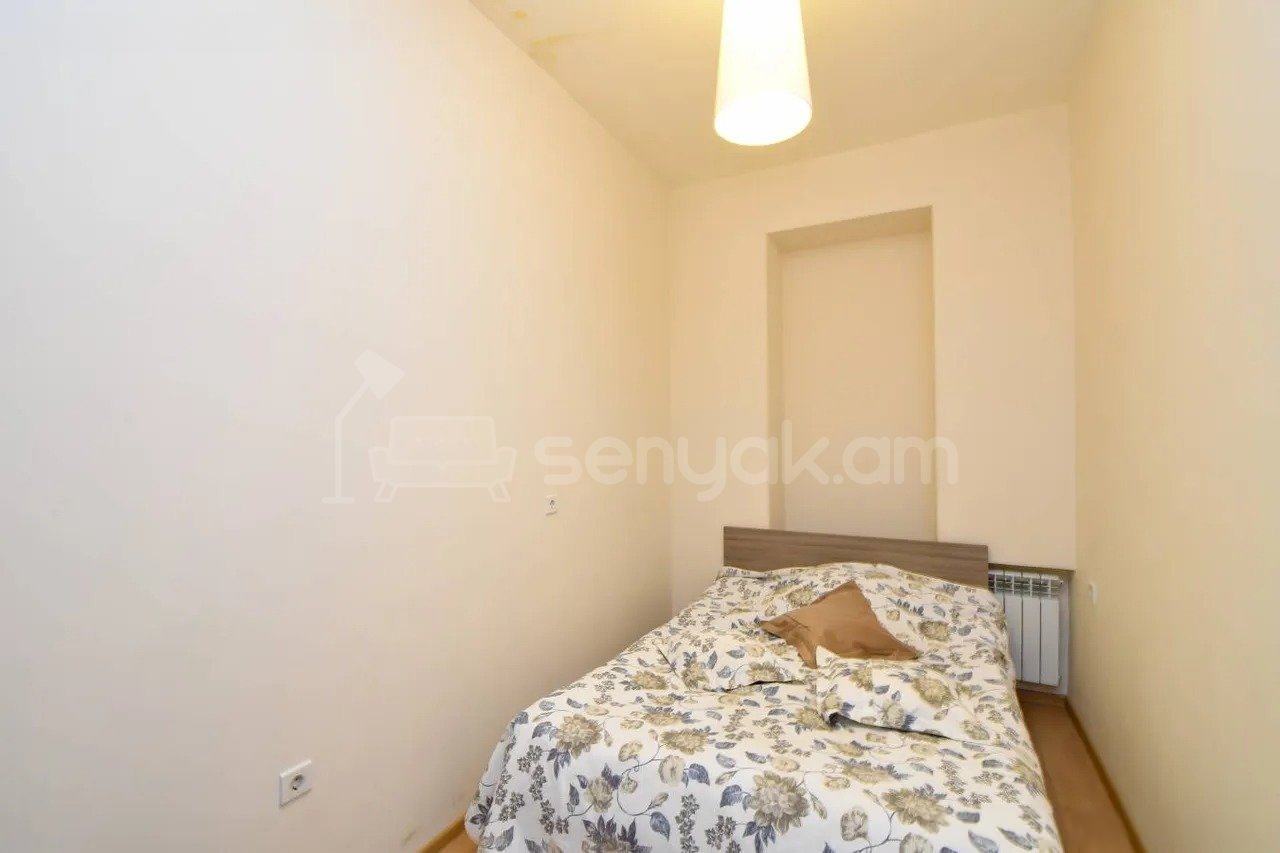 4 Սենյականոց Բնակարան Քարե Շենքում, 117քմ, 4/5 հարկ, Կապիտալ Վերանորոգված