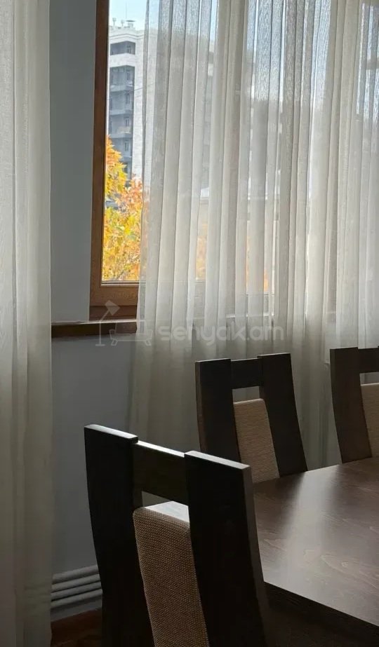 3 Սենյականոց Բնակարան Քարե Շենքում, 68քմ, 4/5 հարկ, Կապիտալ Վերանորոգված, Կահավորված