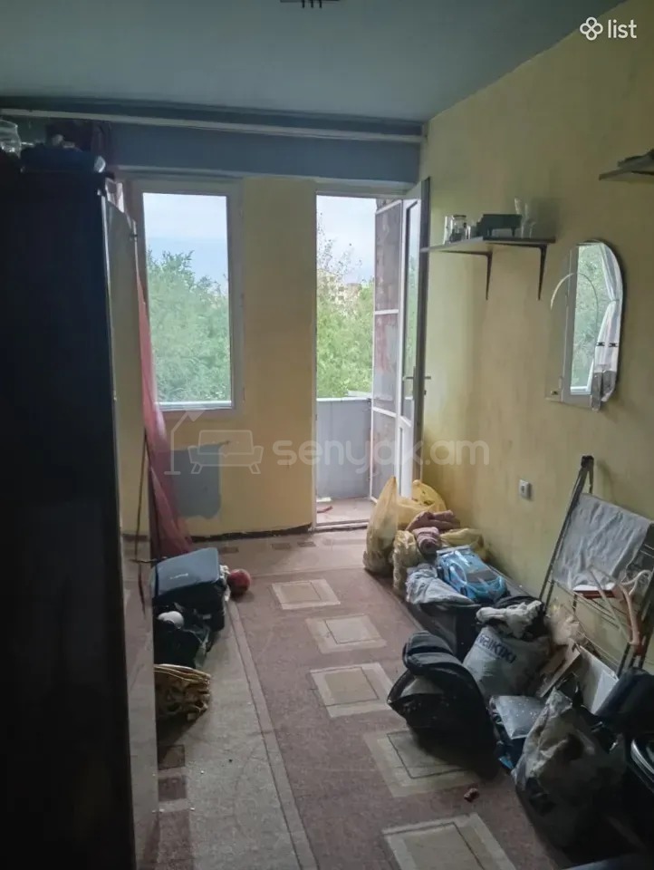 4 Սենյականոց Բնակարան Քարե Շենքում, 88քմ, 5/5 հարկ, Պետական Վիճակում