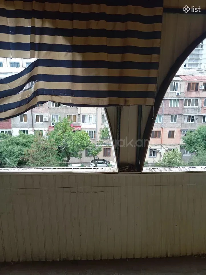 4 Սենյականոց Բնակարան Քարե Շենքում, 88քմ, 5/5 հարկ, Պետական Վիճակում