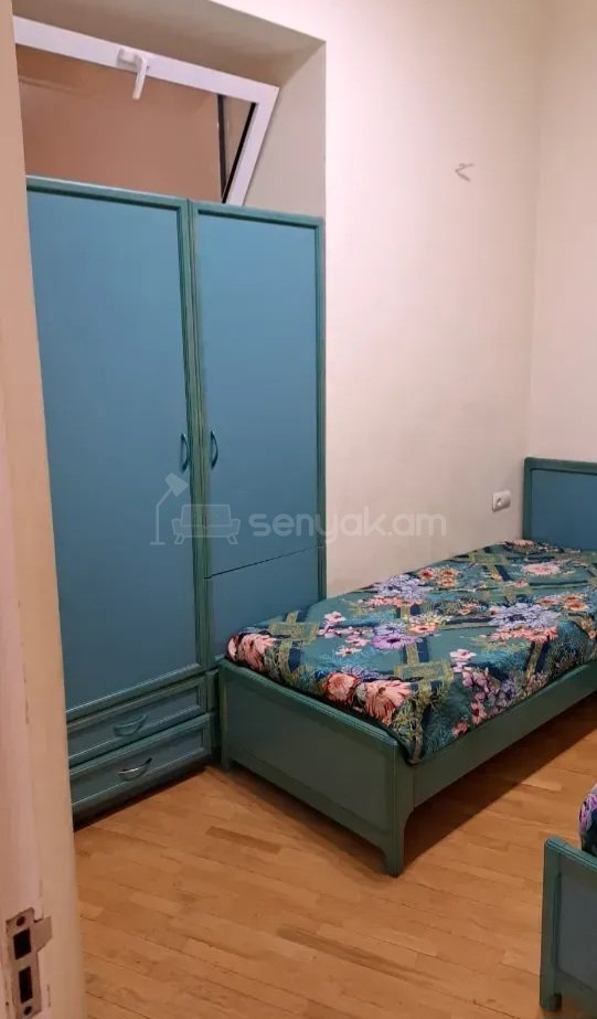 3 Սենյականոց Բնակարան Քարե Շենքում, 80քմ, 3/4 հարկ, Կապիտալ Վերանորոգված, Կահավորված