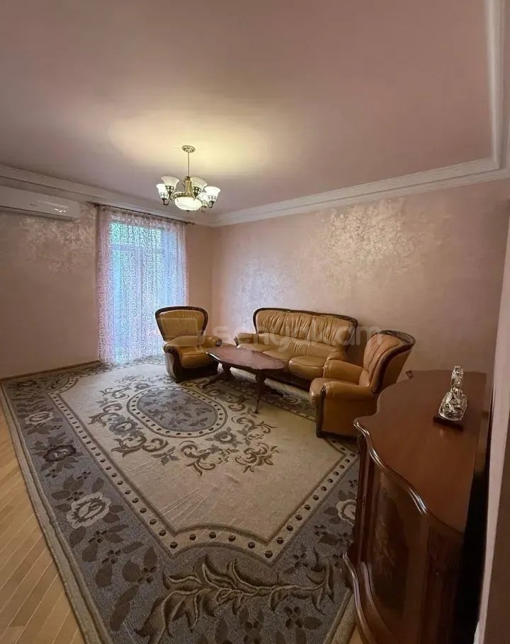 3 Սենյականոց Բնակարան Քարե Շենքում, 95քմ, 2/4 հարկ, Կապիտալ Վերանորոգված, Կահավորված