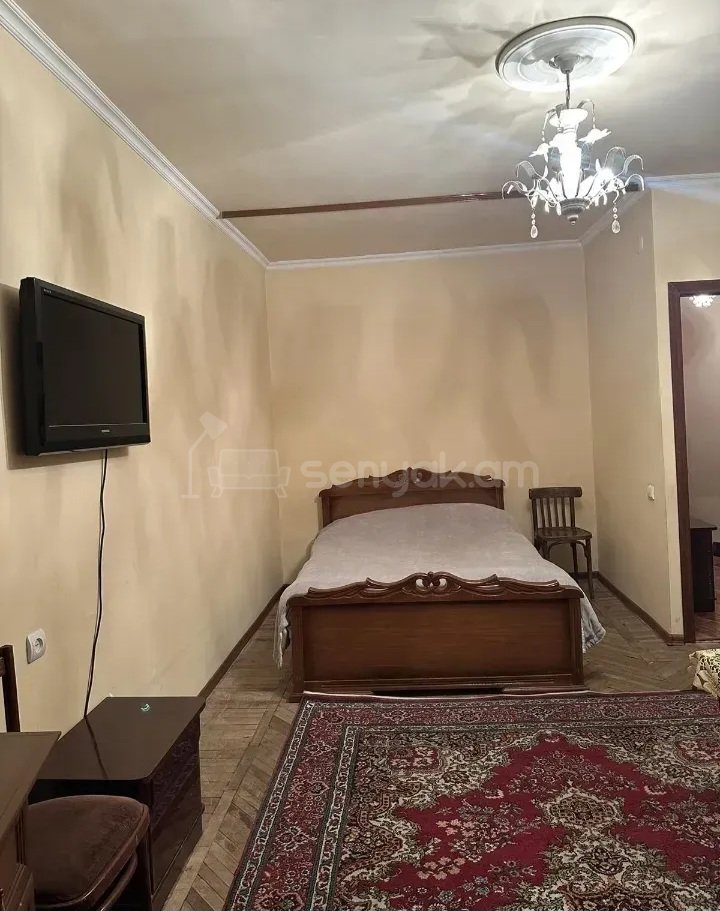 1 Սենյականոց Բնակարան Քարե Շենքում, 41քմ, 3/12 հարկ, Կապիտալ Վերանորոգված, Կահավորված