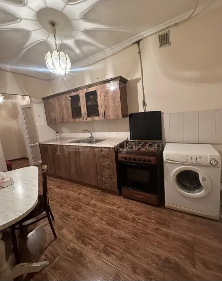1 Սենյականոց Բնակարան Քարե Շենքում, 41քմ, 3/12 հարկ, Կապիտալ Վերանորոգված, Կահավորված