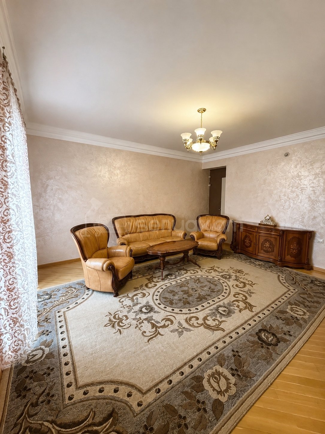 3 Սենյականոց Բնակարան Քարե Շենքում, 95քմ, 2/4 հարկ, Կապիտալ Վերանորոգված, Կահավորված, Արևկող