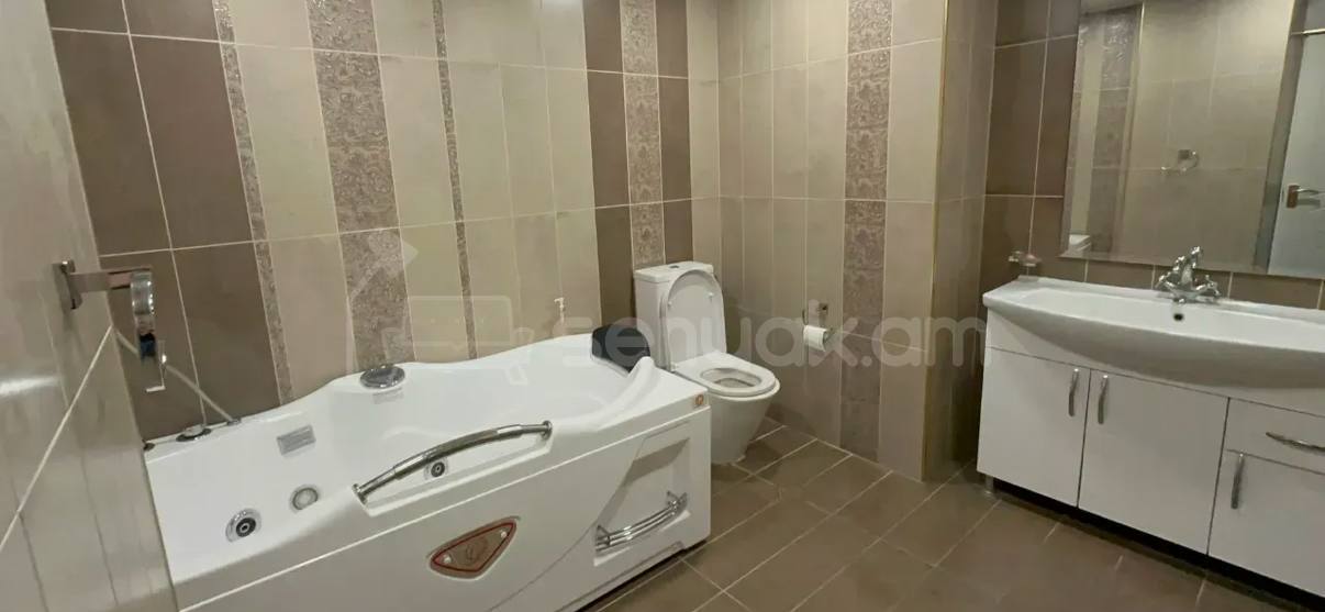 4 Սենյականոց Բնակարան Նորակառույցում, 160քմ, 9/9 հարկ, Կապիտալ Վերանորոգված, Կահավորված