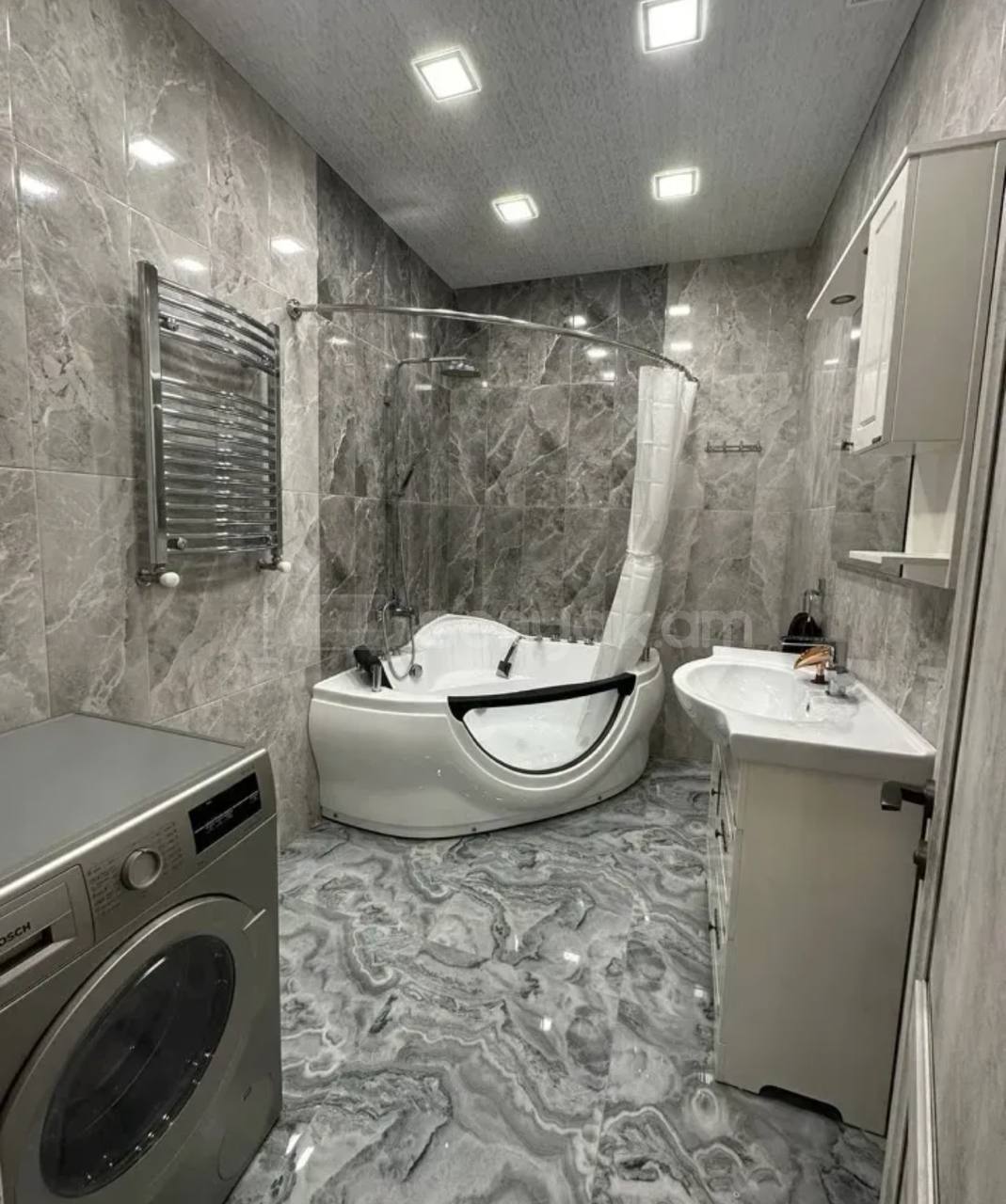 3 Սենյականոց Բնակարան, 105քմ, 8/17 հարկ, Կապիտալ Վերանորոգված, Կահավորված