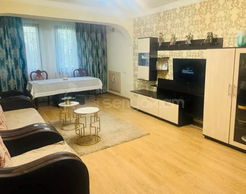 4 Սենյականոց Բնակարան Քարե Շենքում, 105քմ, 2/5 հարկ, Կապիտալ Վերանորոգված, Կահավորված, Արևկող