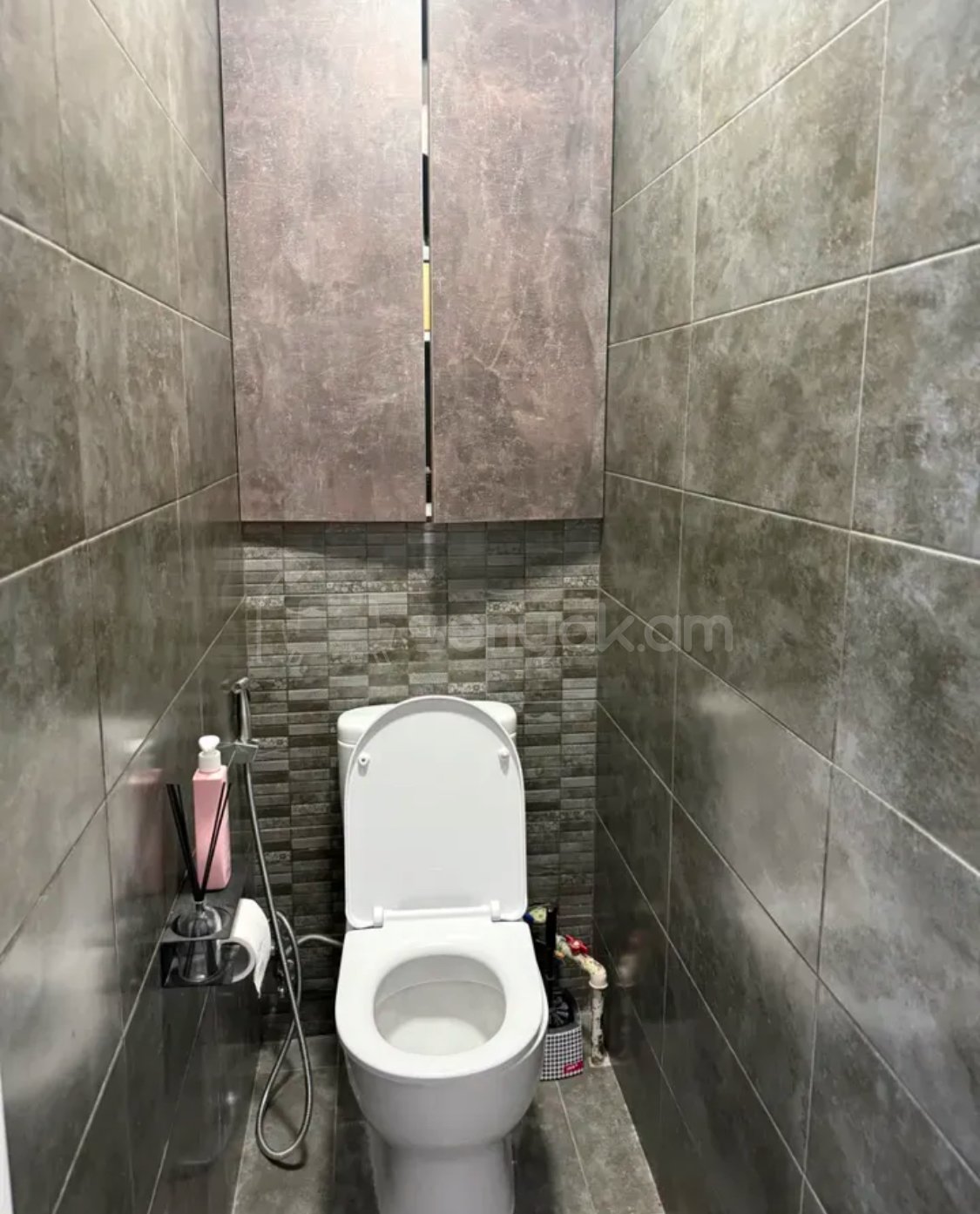3 Սենյականոց Բնակարան Քարե Շենքում, 90քմ, 5/5 հարկ, Կապիտալ Վերանորոգված