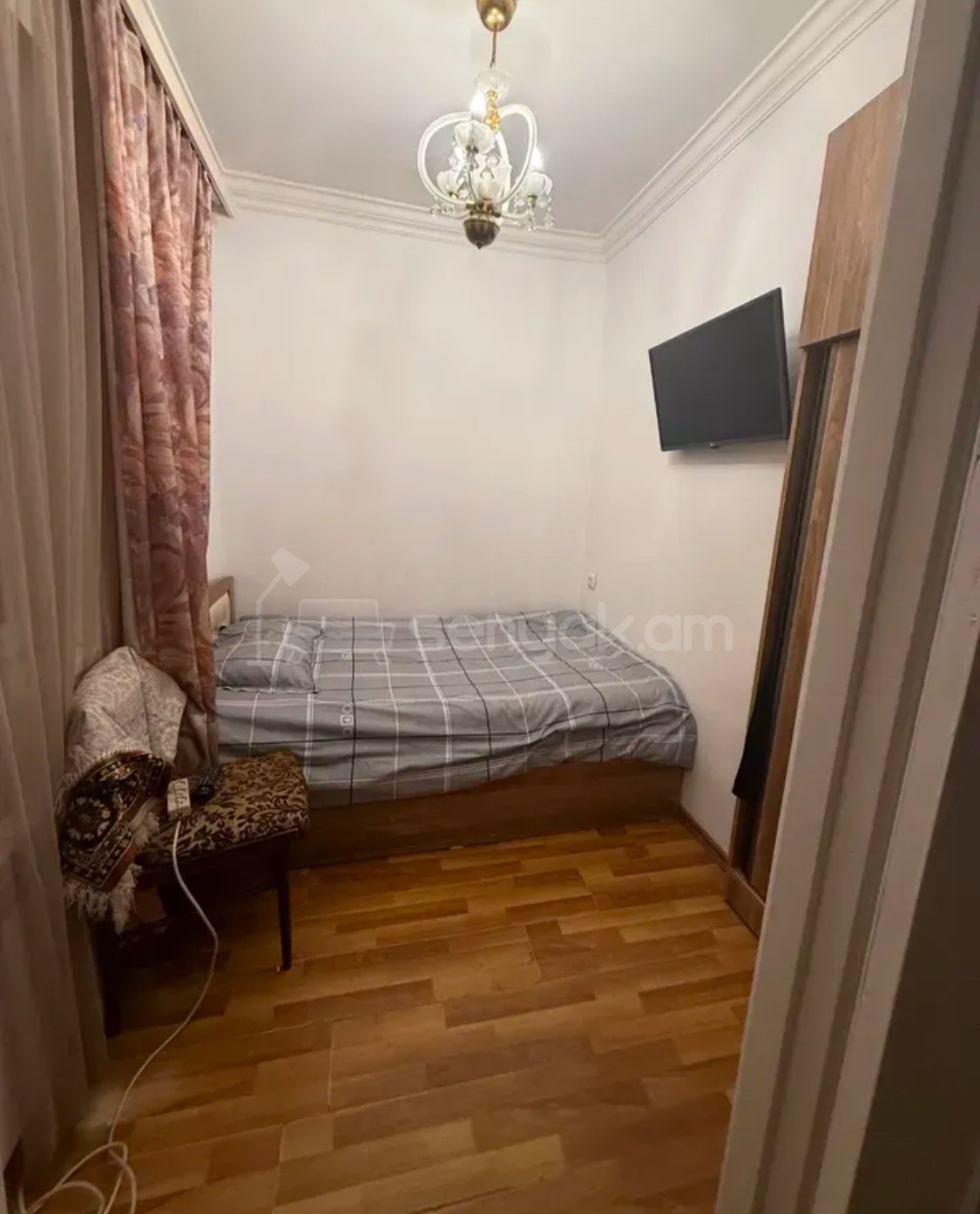 3 Սենյականոց Բնակարան Քարե Շենքում, 90քմ, 5/5 հարկ, Կապիտալ Վերանորոգված
