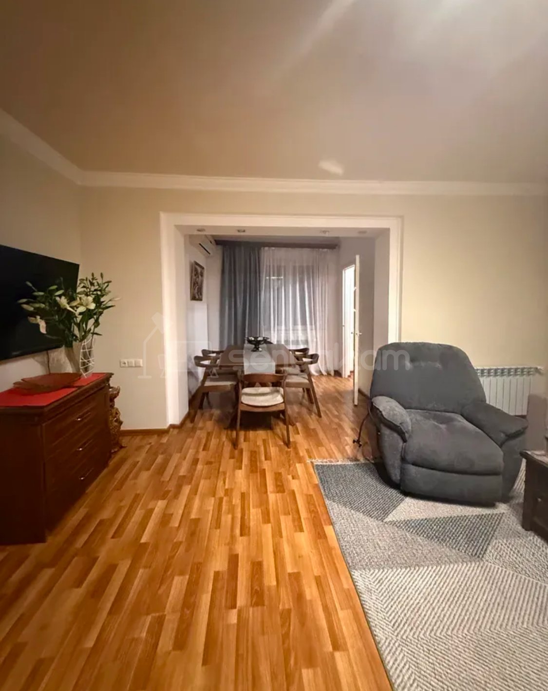 3 Սենյականոց Բնակարան Քարե Շենքում, 90քմ, 5/5 հարկ, Կապիտալ Վերանորոգված