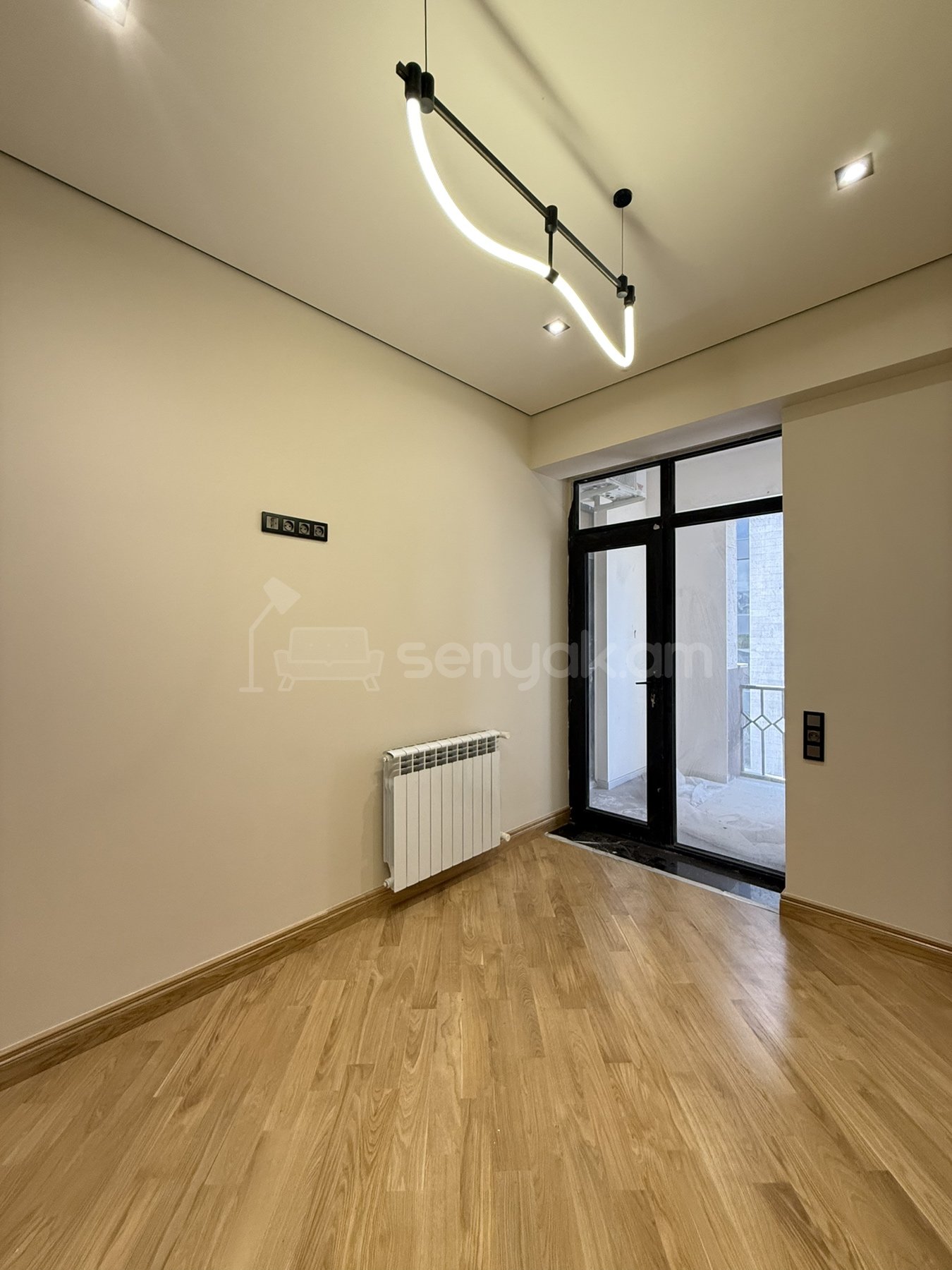 3 Սենյականոց Բնակարան Նորակառույցում, 90քմ, 3/8 հարկ, Կապիտալ Վերանորոգված