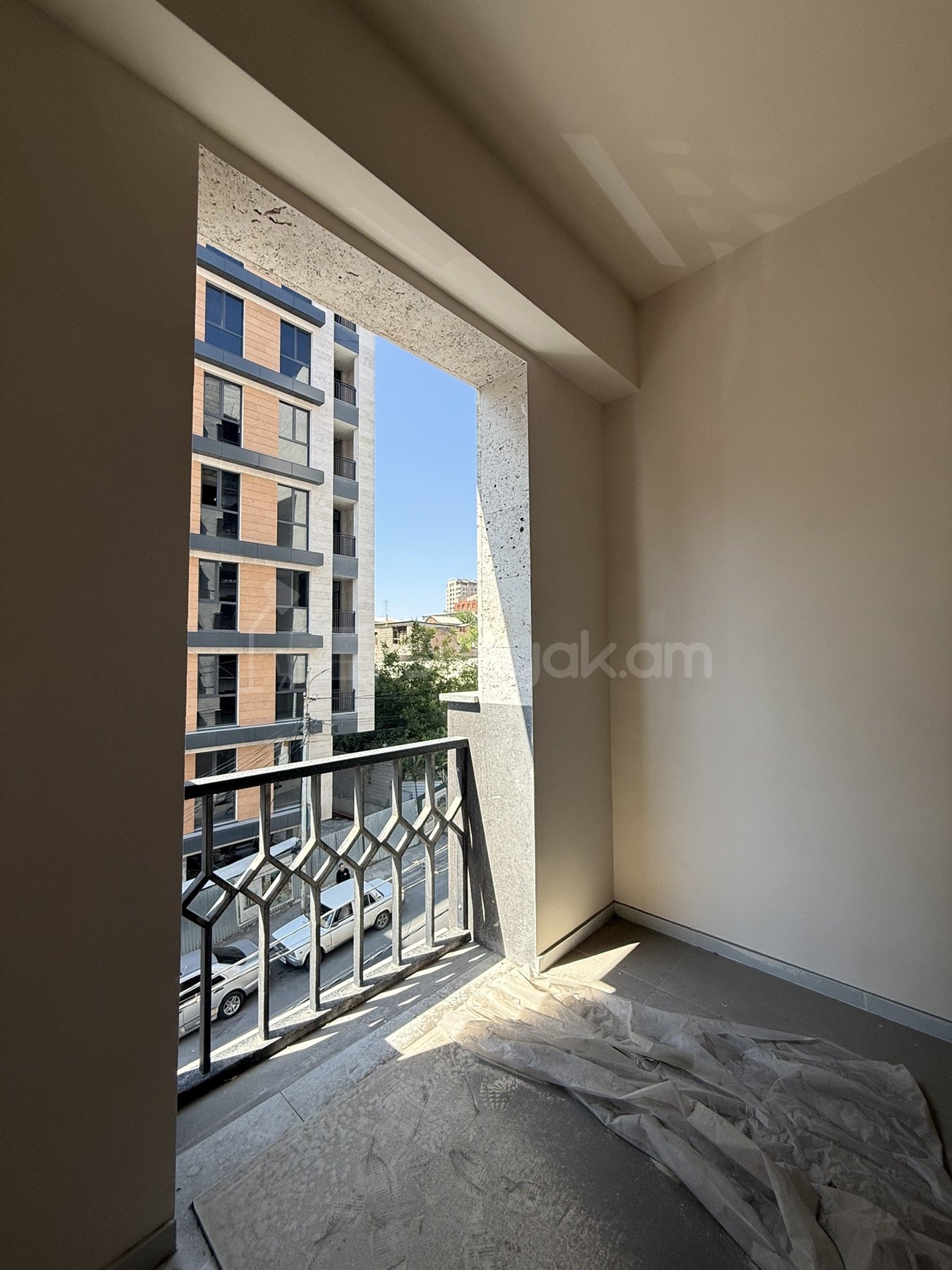 3 Սենյականոց Բնակարան Նորակառույցում, 90քմ, 3/8 հարկ, Կապիտալ Վերանորոգված