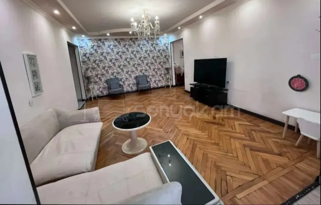 3 Սենյականոց Բնակարան Քարե Շենքում, 125քմ, 3/5 հարկ, Նորմալ Վիճակում, Կահավորված