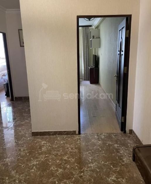 4 Սենյականոց Բնակարան Քարե Շենքում, 115քմ, 4/6 հարկ, Կապիտալ Վերանորոգված