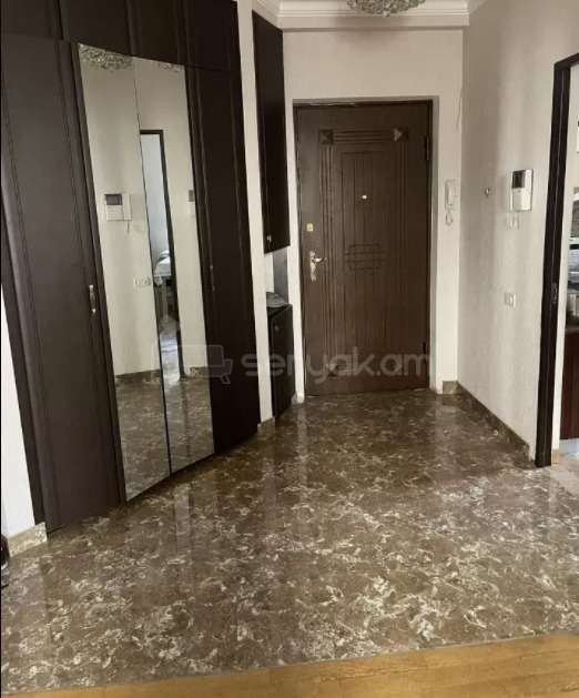 4 Սենյականոց Բնակարան Քարե Շենքում, 115քմ, 4/6 հարկ, Կապիտալ Վերանորոգված