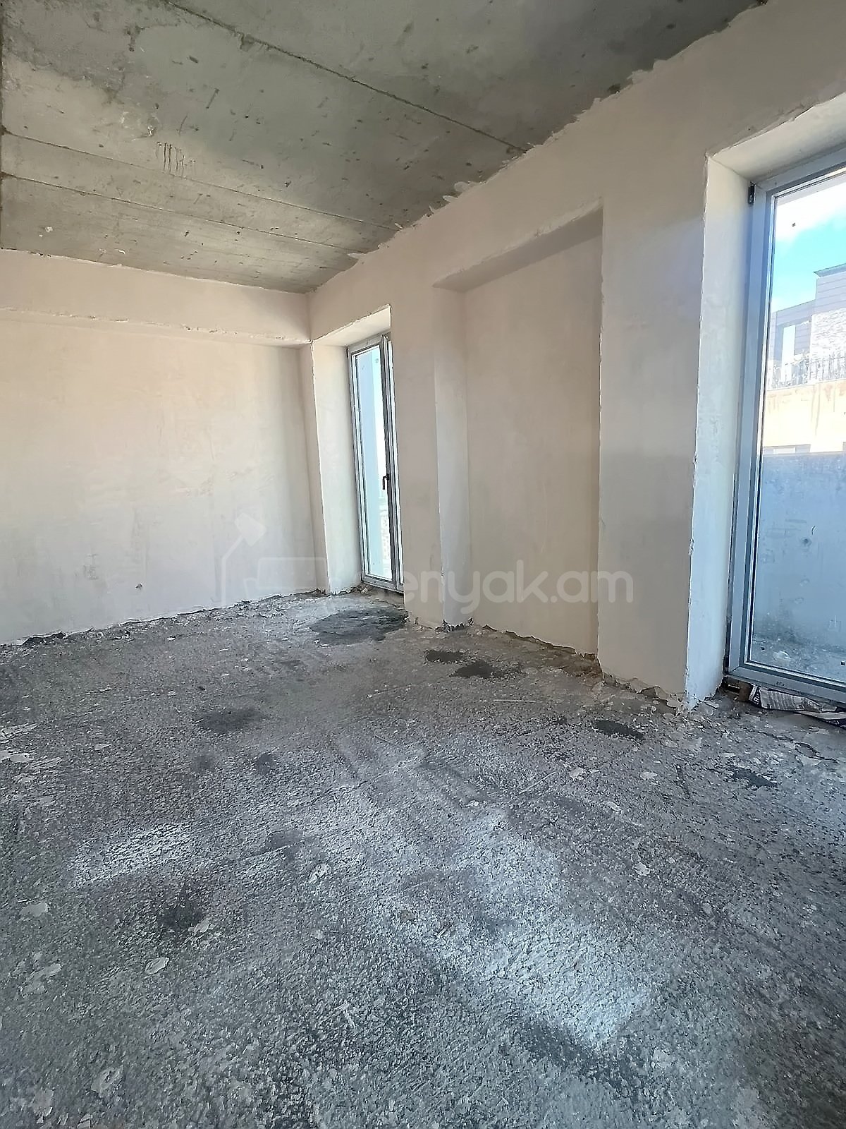 4 Սենյականոց Բնակարան Նորակառույցում, 134քմ, 14/15 հարկ, Զրոյական Վիճակում