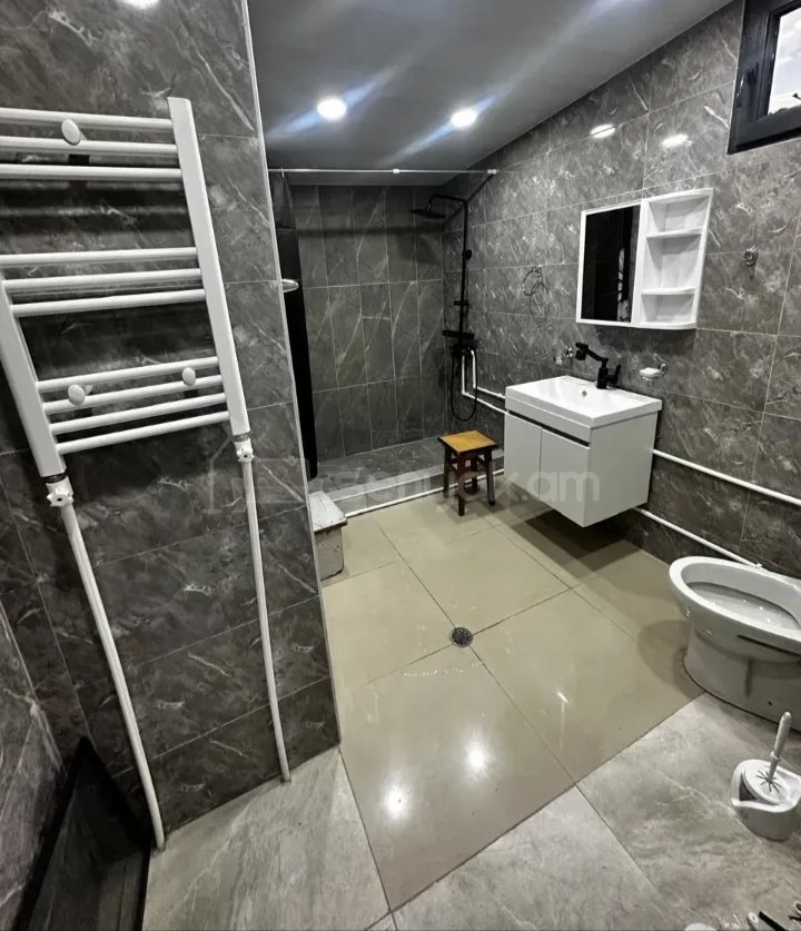2 Սենյականոց Բնակարան Քարե Շենքում, 54քմ, 1/2 հարկ, Կապիտալ Վերանորոգված, Կահավորված