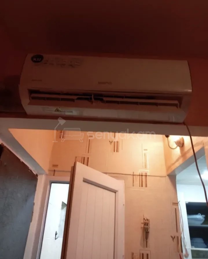 1 Սենյականոց Բնակարան Քարե Շենքում, 45քմ, 1/1 հարկ, Նորմալ Վիճակում, Կահավորված, Արևկող