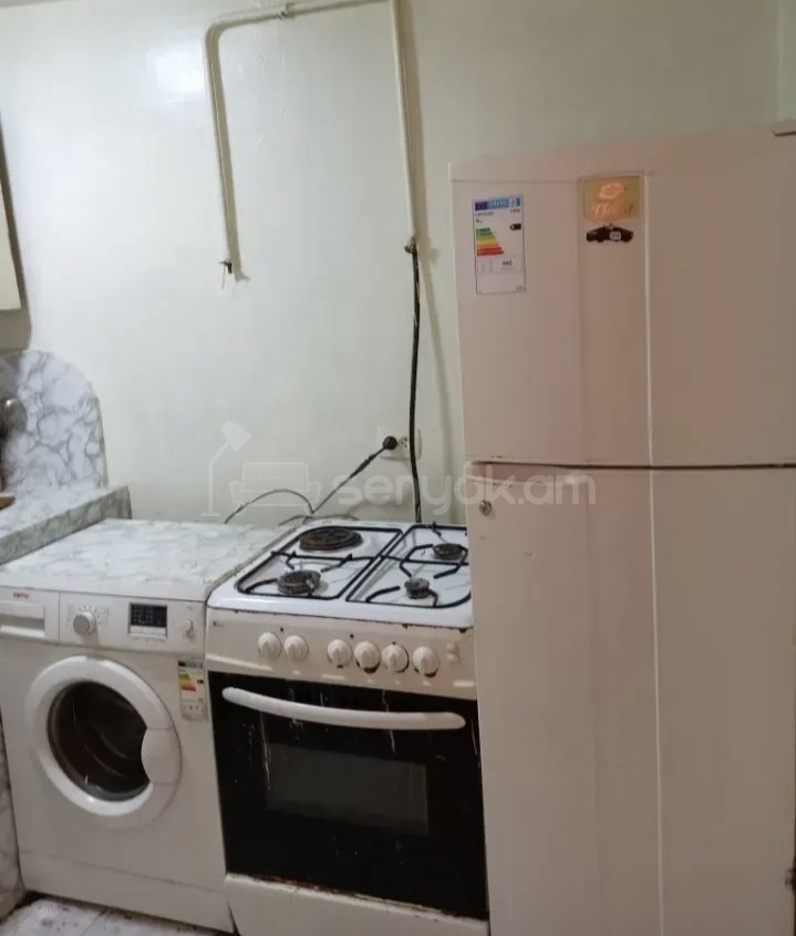 1 Սենյականոց Բնակարան Քարե Շենքում, 45քմ, 1/1 հարկ, Նորմալ Վիճակում, Կահավորված, Արևկող