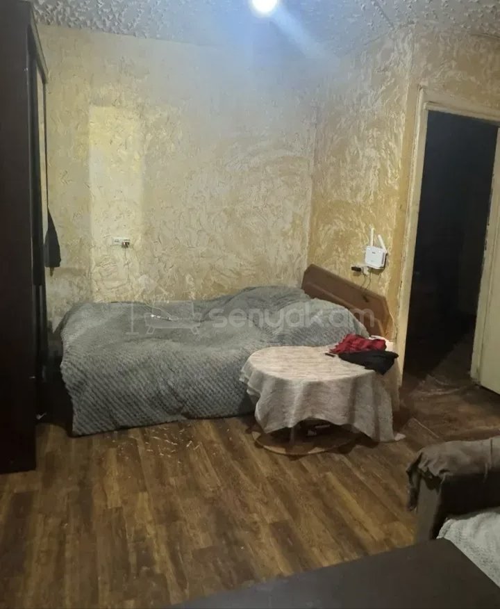1 Սենյականոց Բնակարան Քարե Շենքում, 45քմ, 2/5 հարկ, Նորմալ Վիճակում, Կահավորված