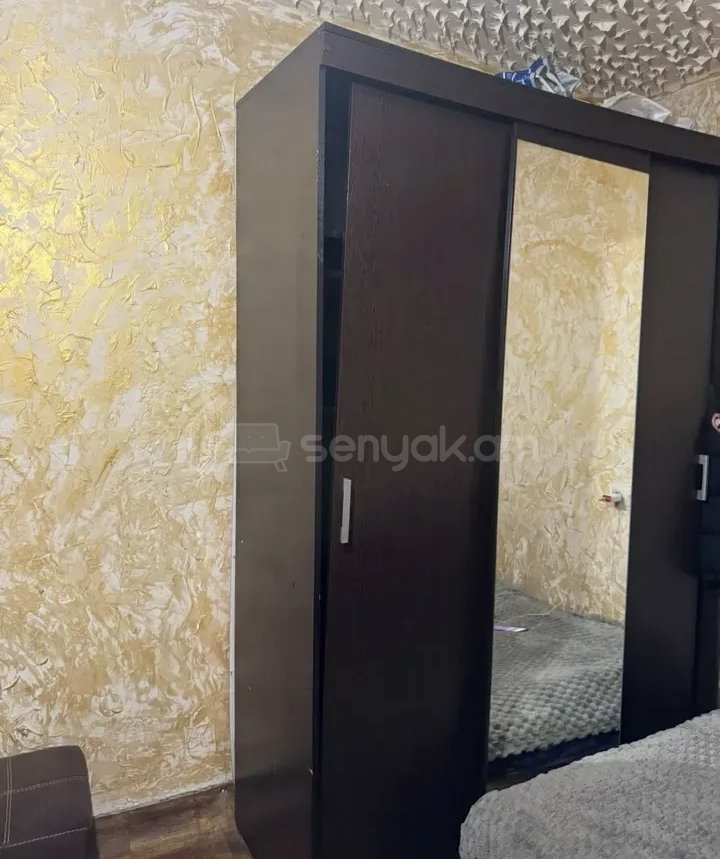 1 Սենյականոց Բնակարան Քարե Շենքում, 45քմ, 2/5 հարկ, Նորմալ Վիճակում, Կահավորված