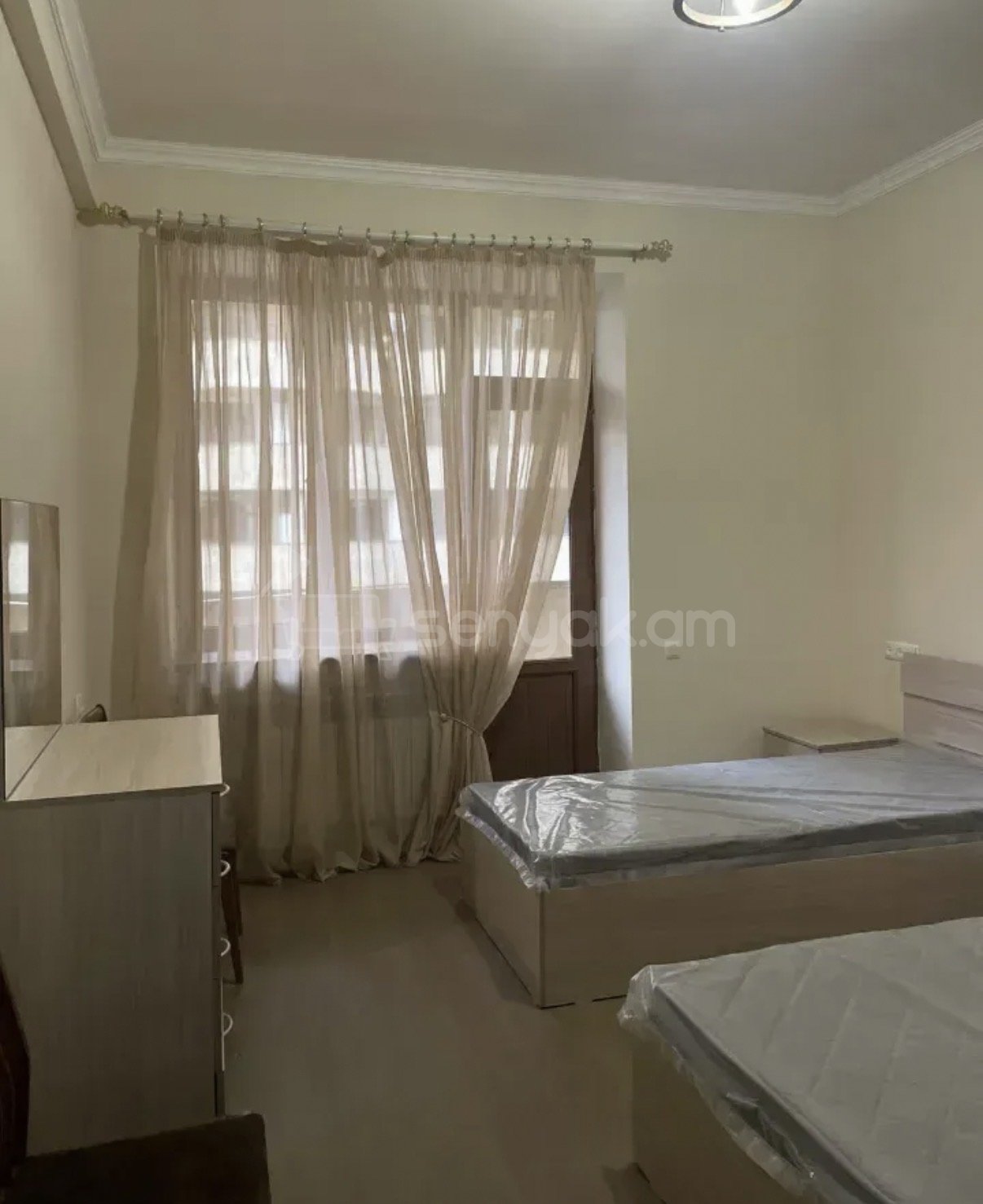 3 Սենյականոց Բնակարան, 105քմ, 2/9 հարկ, Կոսմետիկ Վերանորոգված, Կահավորված