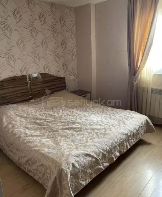 4 Սենյականոց Բնակարան Քարե Շենքում, 115քմ, 4/6 հարկ, Կապիտալ Վերանորոգված