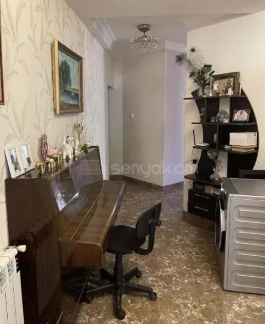4 Սենյականոց Բնակարան Քարե Շենքում, 115քմ, 4/6 հարկ, Կապիտալ Վերանորոգված