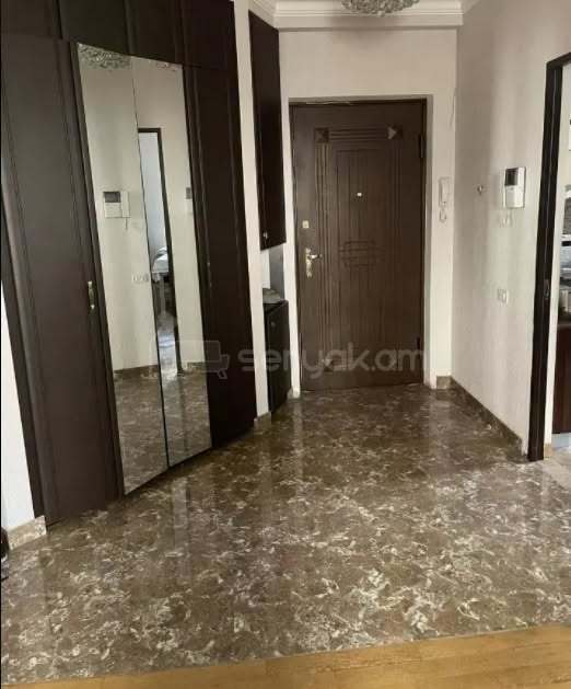 4 Սենյականոց Բնակարան Քարե Շենքում, 115քմ, 4/6 հարկ, Կապիտալ Վերանորոգված