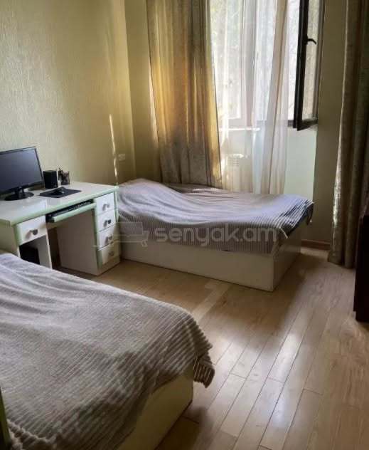 4 Սենյականոց Բնակարան Քարե Շենքում, 115քմ, 4/6 հարկ, Կապիտալ Վերանորոգված