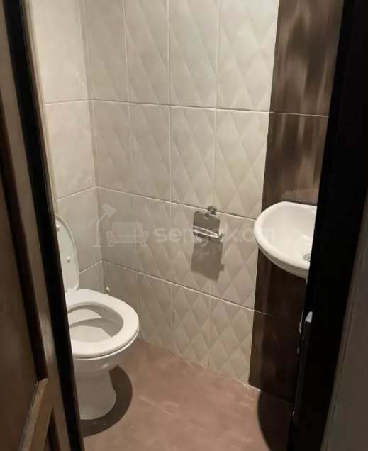 4 Սենյականոց Բնակարան Քարե Շենքում, 115քմ, 4/6 հարկ, Կապիտալ Վերանորոգված