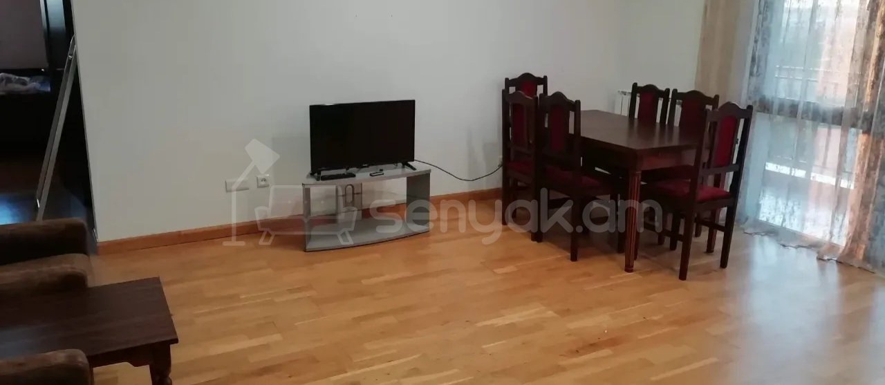 3 Սենյականոց Բնակարան Քարե Շենքում, 82քմ, 6/8 հարկ, Կապիտալ Վերանորոգված, Կահավորված