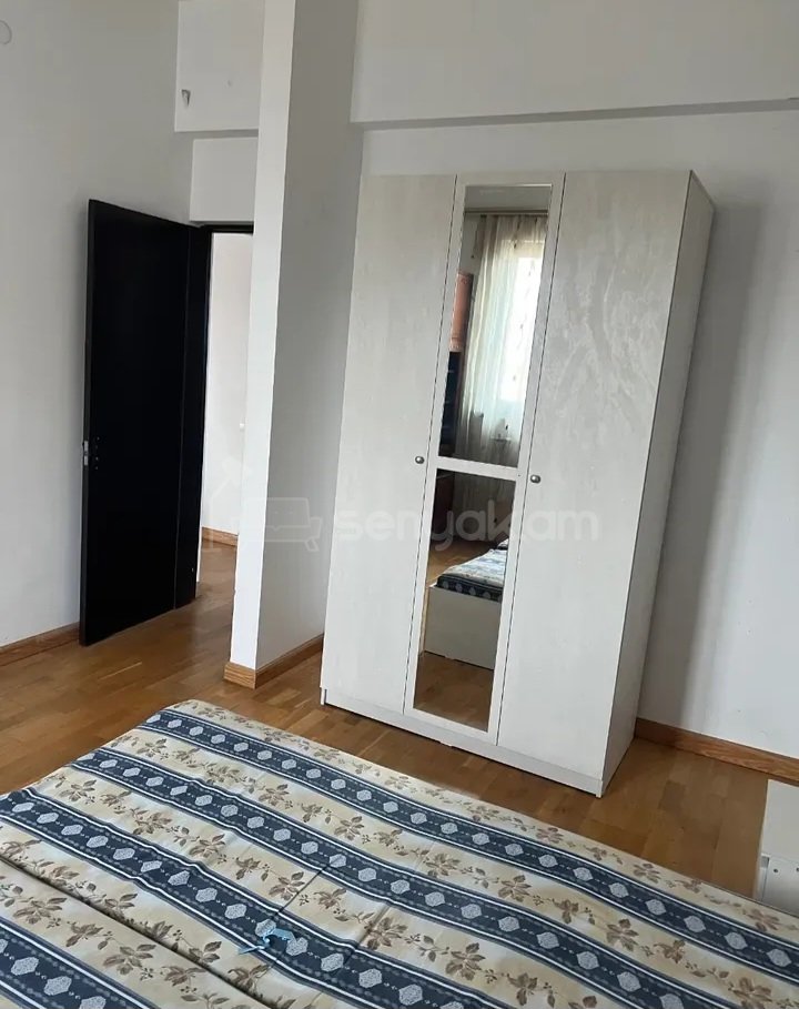 3 Սենյականոց Բնակարան Քարե Շենքում, 82քմ, 6/8 հարկ, Կապիտալ Վերանորոգված, Կահավորված