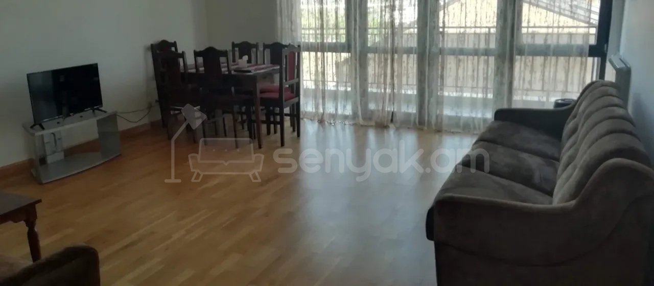 3 Սենյականոց Բնակարան Քարե Շենքում, 82քմ, 6/8 հարկ, Կապիտալ Վերանորոգված, Կահավորված