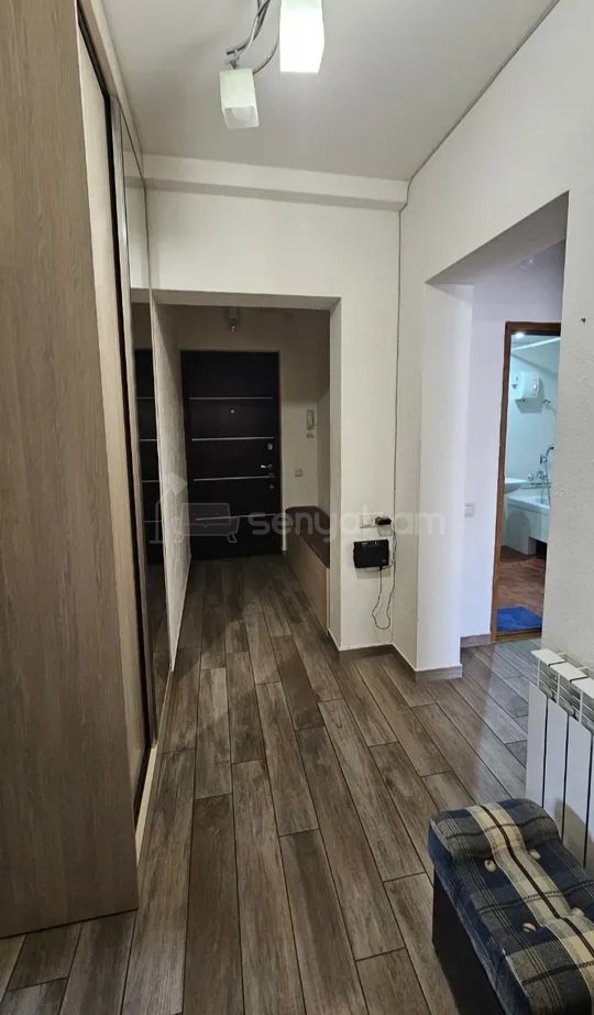 2 Սենյականոց Բնակարան Քարե Շենքում, 72քմ, 3/5 հարկ, Կապիտալ Վերանորոգված, Կահավորված