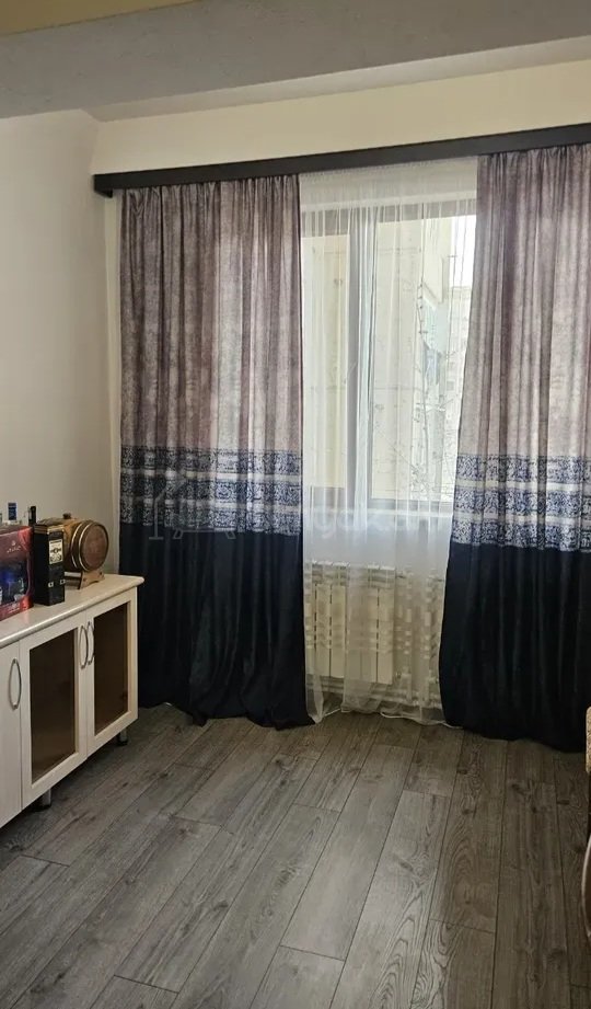 2 Սենյականոց Բնակարան Քարե Շենքում, 72քմ, 3/5 հարկ, Կապիտալ Վերանորոգված, Կահավորված