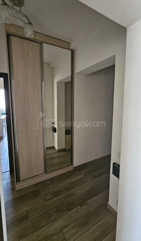 2 Սենյականոց Բնակարան Քարե Շենքում, 72քմ, 3/5 հարկ, Կապիտալ Վերանորոգված, Կահավորված