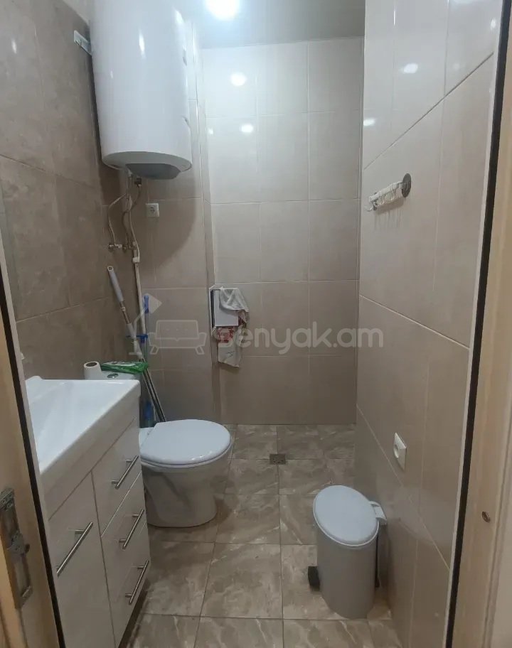 1 Սենյականոց Բնակարան Քարե Շենքում, 32քմ, 3/4 հարկ, Կապիտալ Վերանորոգված, Կահավորված