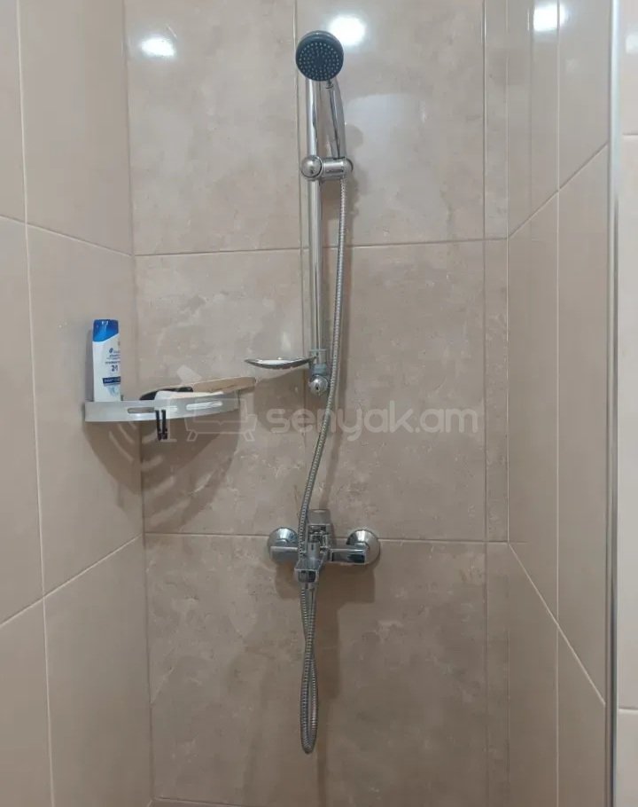 1 Սենյականոց Բնակարան Քարե Շենքում, 32քմ, 3/4 հարկ, Կապիտալ Վերանորոգված, Կահավորված